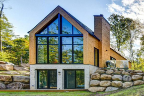 Modern Scandinavian Luxury Chalet with Private Jacuzzi